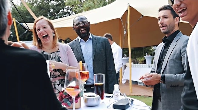Der Zauberer München bringt noch mehr Magie auf die Hochzeit.